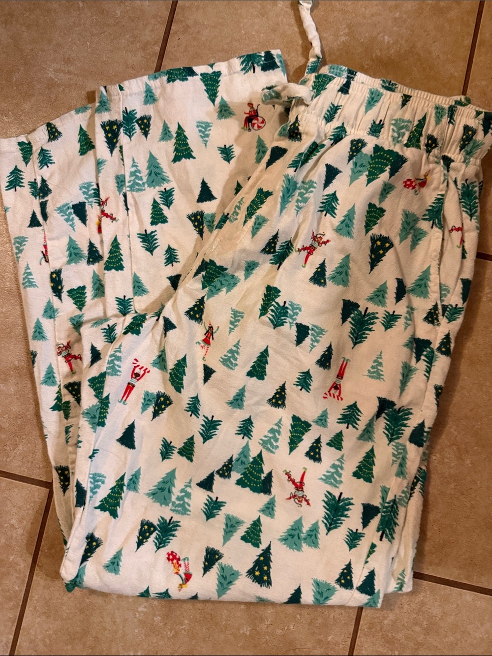 Old Navy White Holiday Tree Print Jogger Pants